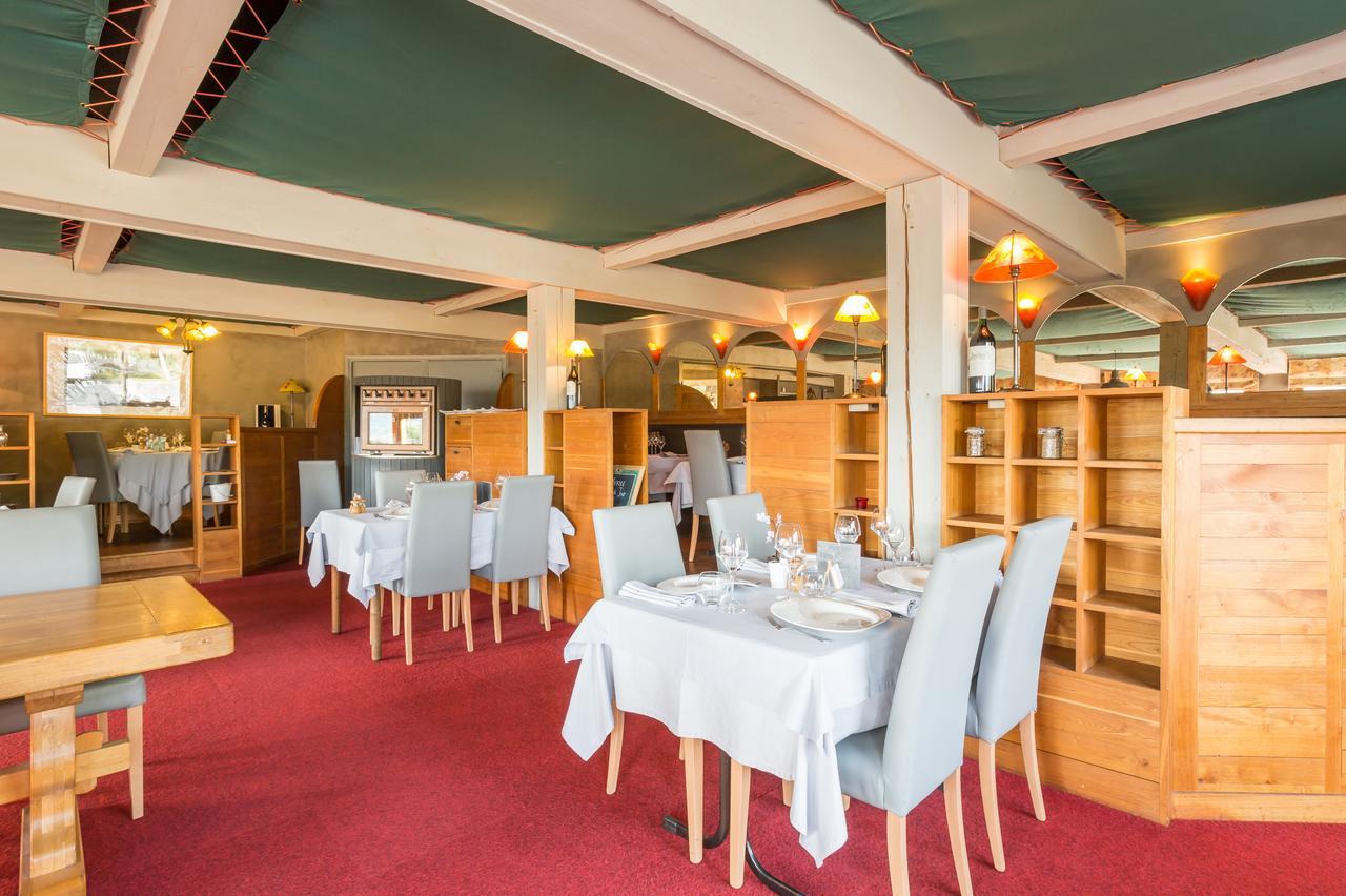 Logis Hotel Restaurant La Tour Dunieres Exterior photo