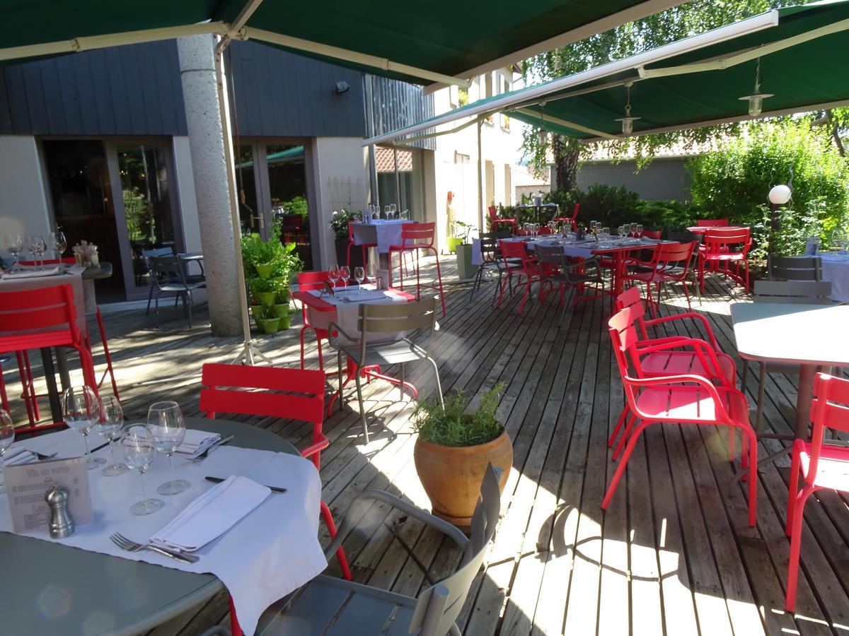 Logis Hotel Restaurant La Tour Dunieres Exterior photo